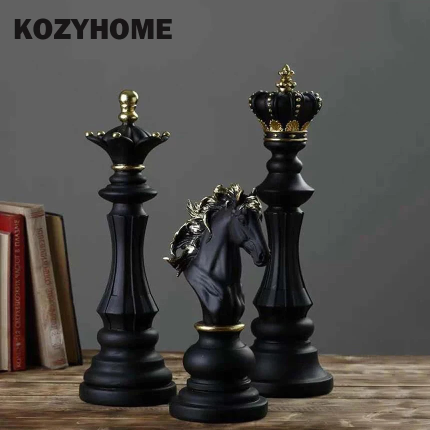 Настольные игры король и королева война Семейные Роскошные шахматы Набор для украшения дома международные Шахматные фигурки шахматы маятниковые украшения 
Настольные игры король и королева война Семейные Роскошные шахматы Набор для украшения дома международные Шахматные фигурки шахматы маятниковые украшения