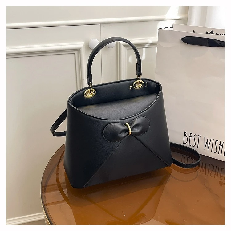New 2026 Bow Detail Small Handbag – Trendy Top Handle, Shoulder & Crossbody Tote, Versatile Evening Bag for Dinner & Dates, Fashionable Mini Purse
New 2026 Bow Detail Small Handbag – Trendy Top Handle, Shoulder & Crossbody Tote, Versatile Evening Bag for Dinner & Dates, Fashionable Mini Purse