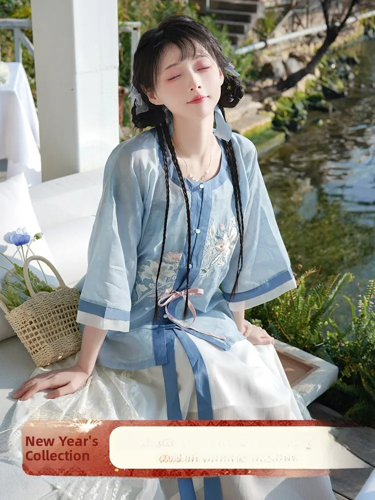 Синее круглое шелковое платье с вышивкой в стиле династии Мин, летнее, эксклюзивное онлайн-предложение, из полиэфирного волокна
Синее круглое шелковое платье с вышивкой в стиле династии Мин, летнее, эксклюзивное онлайн-предложение, из полиэфирного волокна