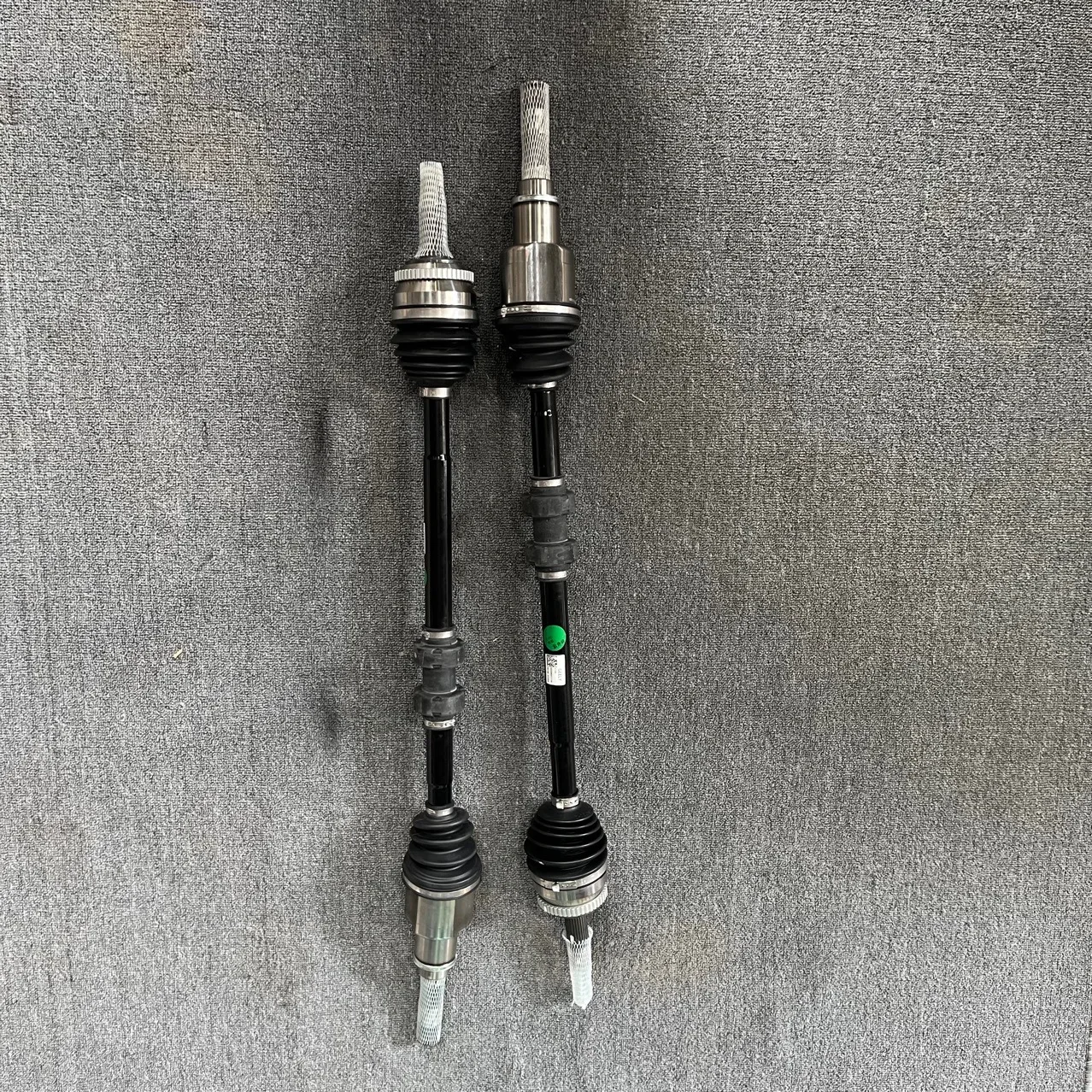 Suitable for Geely Emgrand GS/GL half-shaft assembly drive shaft left and right drive shaft assembly
Suitable for Geely Emgrand GS/GL half-shaft assembly drive shaft left and right drive shaft assembly