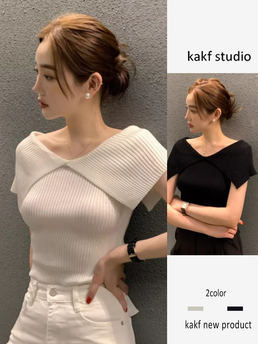 Elegant V-Neck Short Sleeve Knitted Top Women's Korean Style Summer Slim Fit Shoulder Bared Shirt Fashionable Small Stature
Elegant V-Neck Short Sleeve Knitted Top Women's Korean Style Summer Slim Fit Shoulder Bared Shirt Fashionable Small Stature