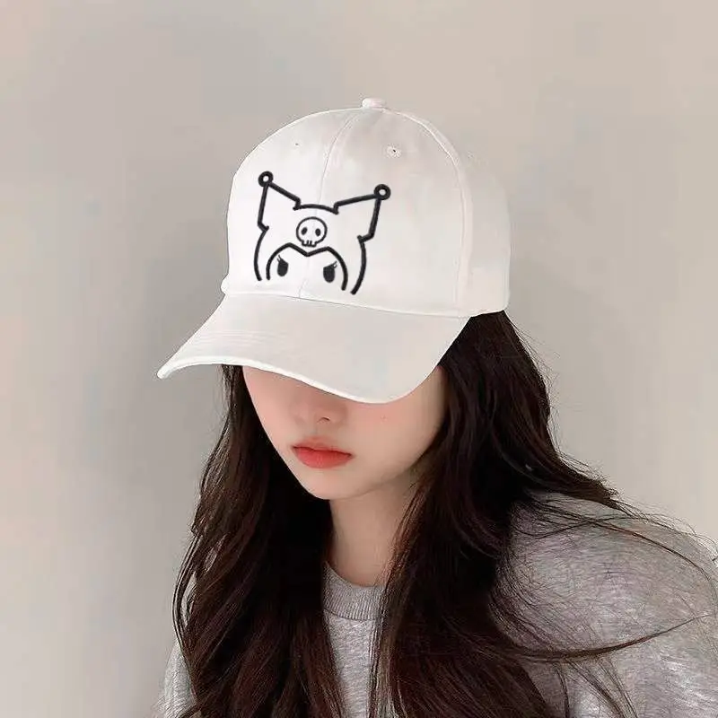 Kawaii Sanrio бейсболка Kuromi аксессуары Милая красота мультфильм Аниме Вышивка четыре сезона солнцезащитный козырек шляпа игрушки для девочки подарок
Kawaii Sanrio бейсболка Kuromi аксессуары Милая красота мультфильм Аниме Вышивка четыре сезона солнцезащитный козырек шляпа игрушки для девочки подарок