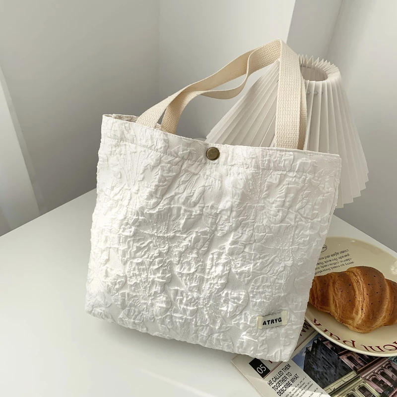 Нежные рельефные женские сумки на плечо с цветочной ткани, модные универсальные женские сумки, повседневные однотонные женские сумки-бенто
Нежные рельефные женские сумки на плечо с цветочной ткани, модные универсальные женские сумки, повседневные однотонные женские сумки-бенто