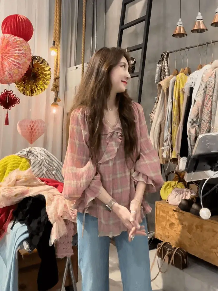 Ladies' Casual Style Plaid Shirt Lantern Sleeve Sun Protection Top Loose Fit Breathable Comfortable Spring Autumn New Design
Ladies' Casual Style Plaid Shirt Lantern Sleeve Sun Protection Top Loose Fit Breathable Comfortable Spring Autumn New Design