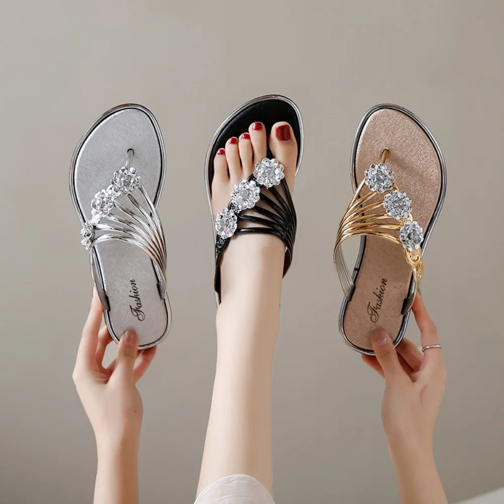 Casual Rhinestone Thick Soled Slippers Floral Anti Slip Slides Sandals Home Wear Beachwear Outer Wear Shoes Beach
Casual Rhinestone Thick Soled Slippers Floral Anti Slip Slides Sandals Home Wear Beachwear Outer Wear Shoes Beach