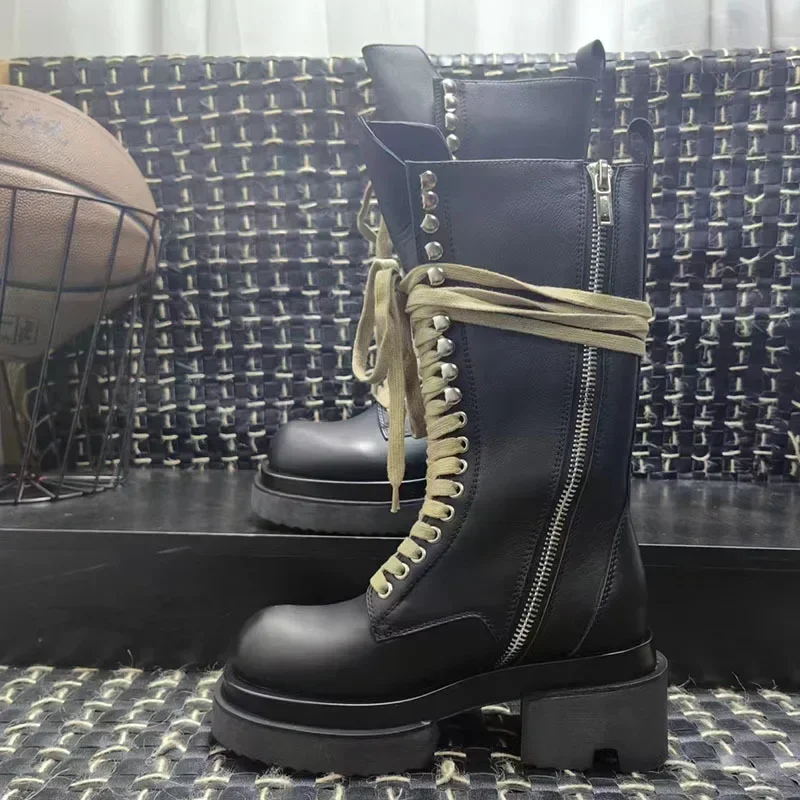 Новые женские черные кожаные высокие ботинки с круглым носком, дизайнерские женские ботинки на шнуровке на толстой подошве, сапоги для верховой езды, женские ботинки
Новые женские черные кожаные высокие ботинки с круглым носком, дизайнерские женские ботинки на шнуровке на толстой подошве, сапоги для верховой езды, женские ботинки