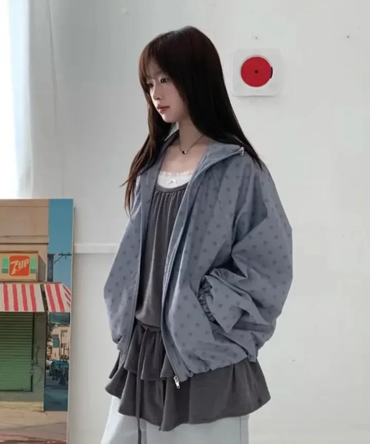Korean Street New Star Print Loose Jacket Y2K Spring Summer Retro Harajuku Zipper Coat Women Kawaii Casual Kpop Top Streetwear
Korean Street New Star Print Loose Jacket Y2K Spring Summer Retro Harajuku Zipper Coat Women Kawaii Casual Kpop Top Streetwear