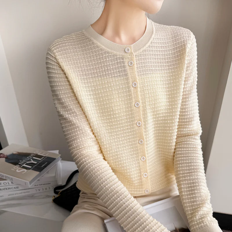 Spring 2025 New Pure Wool Cardigan Ladies Round Neck Jacquard Jacket Sweater Fashion Thin Knit Shirts Loose Long sleeves Blouse
Spring 2025 New Pure Wool Cardigan Ladies Round Neck Jacquard Jacket Sweater Fashion Thin Knit Shirts Loose Long sleeves Blouse