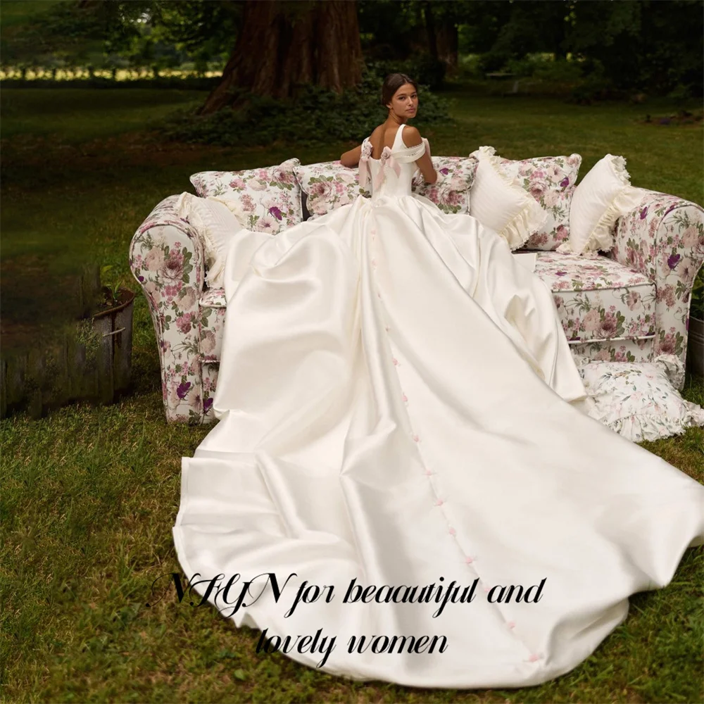 NFYN White Stain Prom Dresses Off the Shoulder Cut Out Celebrity Dresses with Bow Evening Dresses A Line Satin Customized
NFYN White Stain Prom Dresses Off the Shoulder Cut Out Celebrity Dresses with Bow Evening Dresses A Line Satin Customized