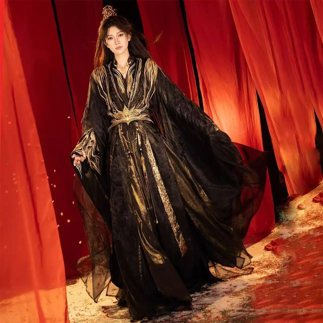 Black Gold Hanfu Men Women Traditional Heavy Industry Embroidery Clothing Vintage Halloween Cosplay Costume Stand Collar Outfits
Black Gold Hanfu Men Women Traditional Heavy Industry Embroidery Clothing Vintage Halloween Cosplay Costume Stand Collar Outfits