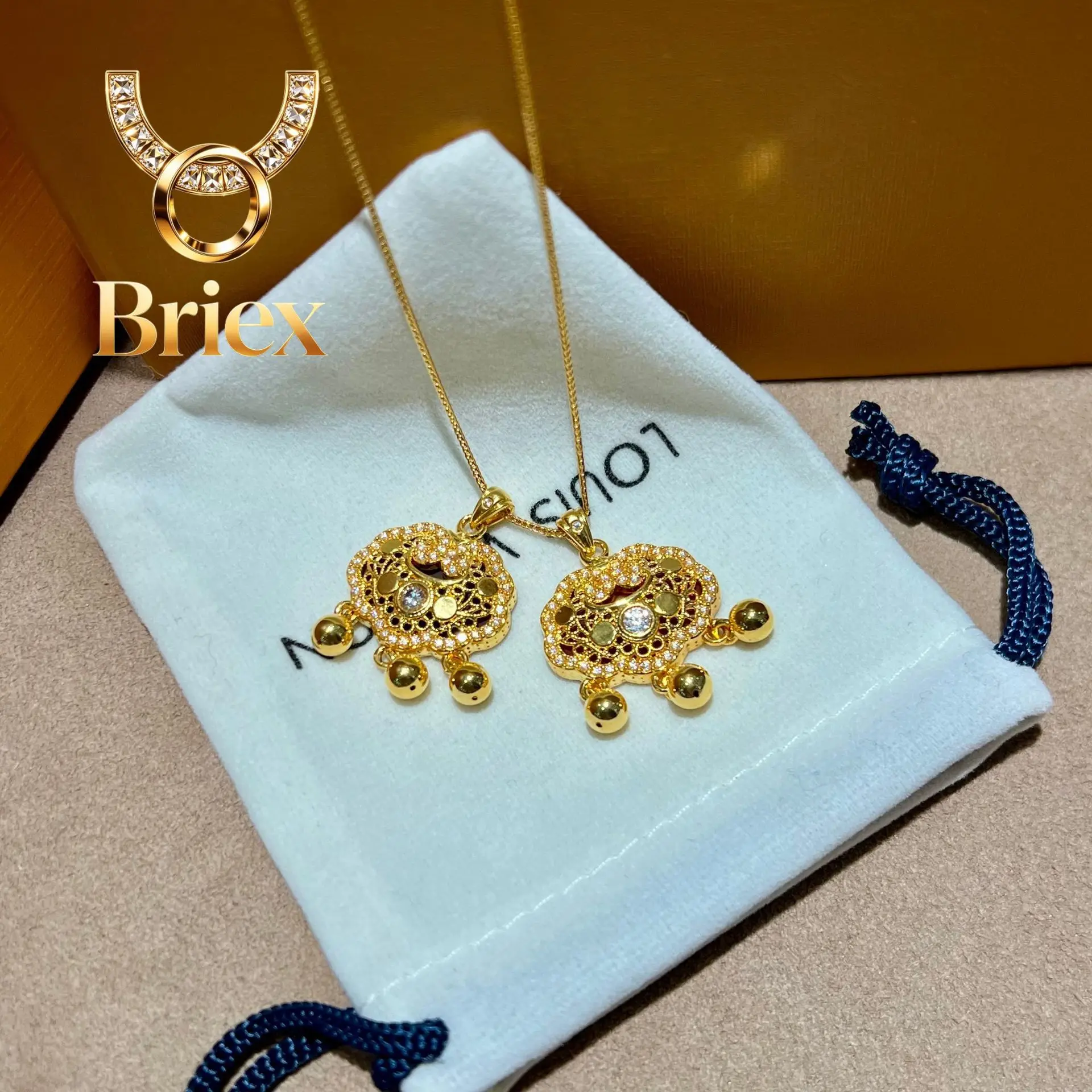 Briex Jewelry Real 18K Gold Ruyi Lock Pendant for Woman Luxury AU750 Pendant Necklace Fine Jewelry High-quality Banquet Gift
Briex Jewelry Real 18K Gold Ruyi Lock Pendant for Woman Luxury AU750 Pendant Necklace Fine Jewelry High-quality Banquet Gift