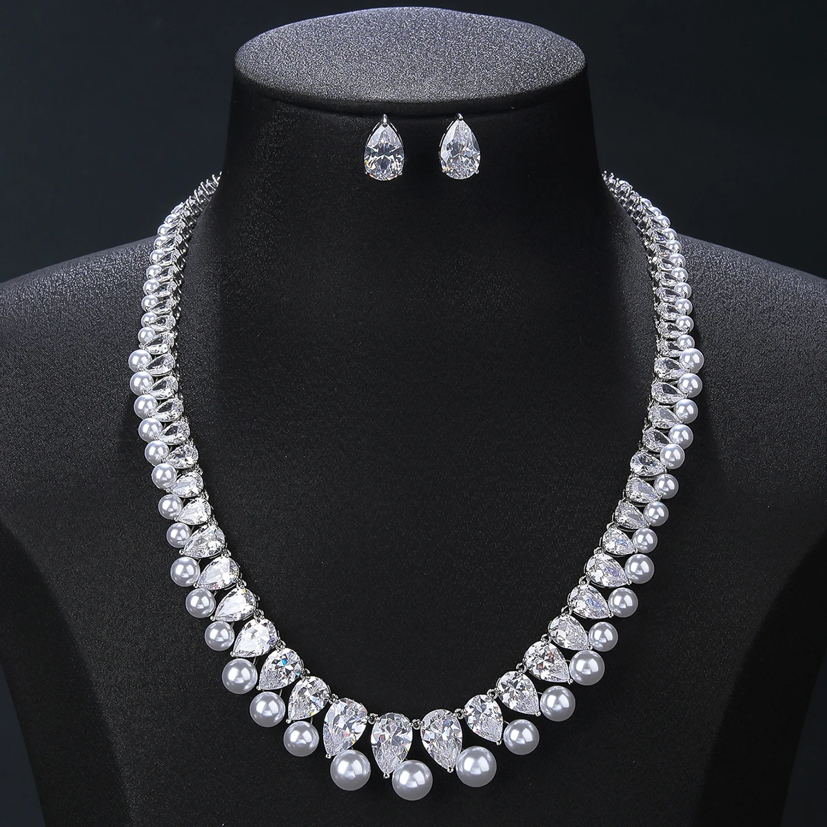 High Quality Cubic Zirconia Bridal Jewelry Sets for Women Pearl Necklace Earrings Wedding Accessories Bridesmaid Gift CN11447
High Quality Cubic Zirconia Bridal Jewelry Sets for Women Pearl Necklace Earrings Wedding Accessories Bridesmaid Gift CN11447