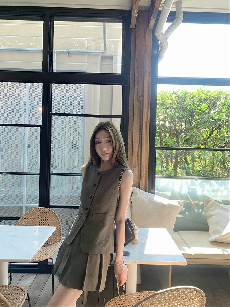 Heidi Linen Set Women's Spring Summer Two-Piece Suit Vintage Sle Vest ort Skirt Ensemble round Ne Button up
Heidi Linen Set Women's Spring Summer Two-Piece Suit Vintage Sle Vest ort Skirt Ensemble round Ne Button up