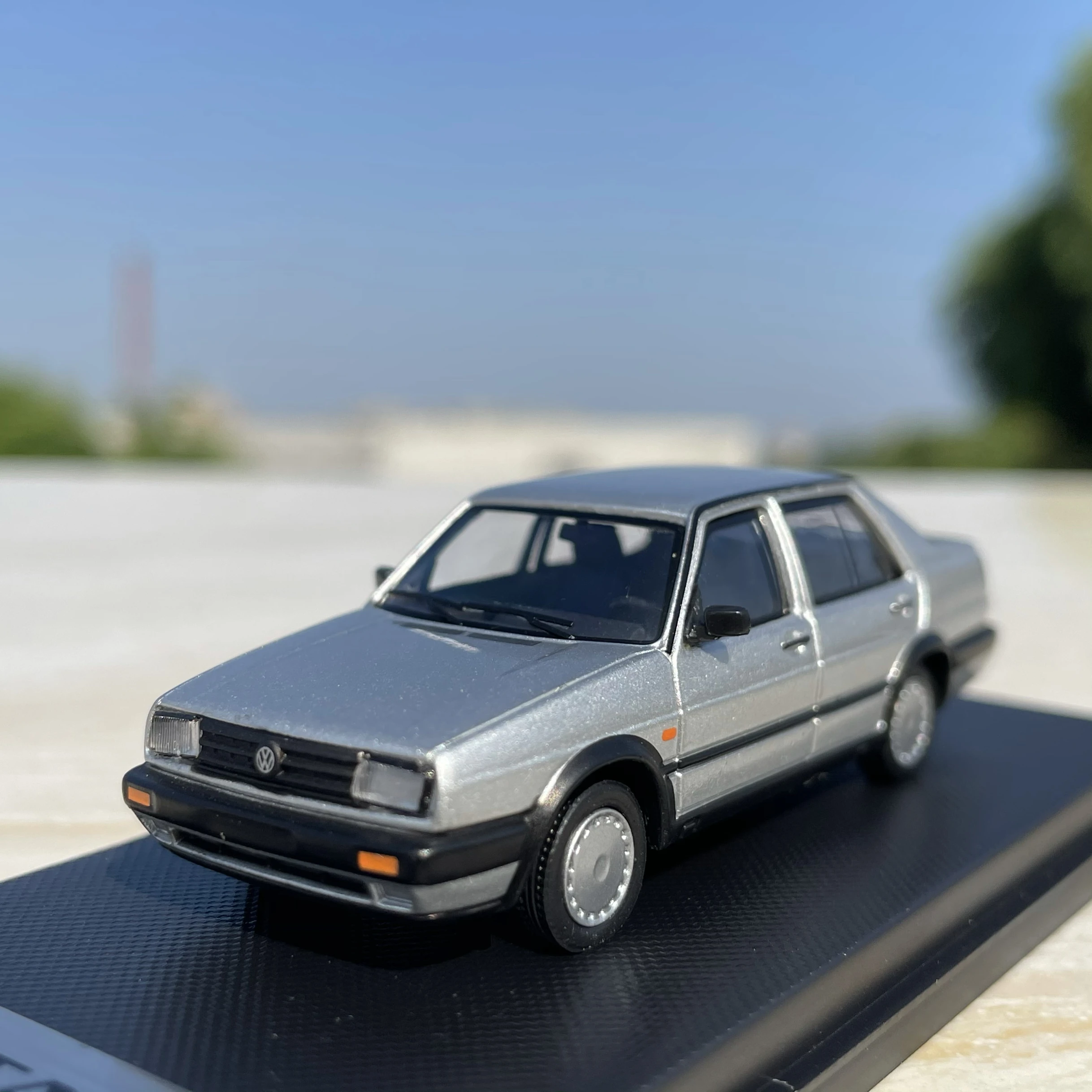 Литой под давлением масштаб 1:64 сценический автомобиль Volkswagen Jetta автомобиль из сплава модель автомобиля Коллекционная игрушка в подарок сувенир дисплей орнамент
Литой под давлением масштаб 1:64 сценический автомобиль Volkswagen Jetta автомобиль из сплава модель автомобиля Коллекционная игрушка в подарок сувенир дисплей орнамент