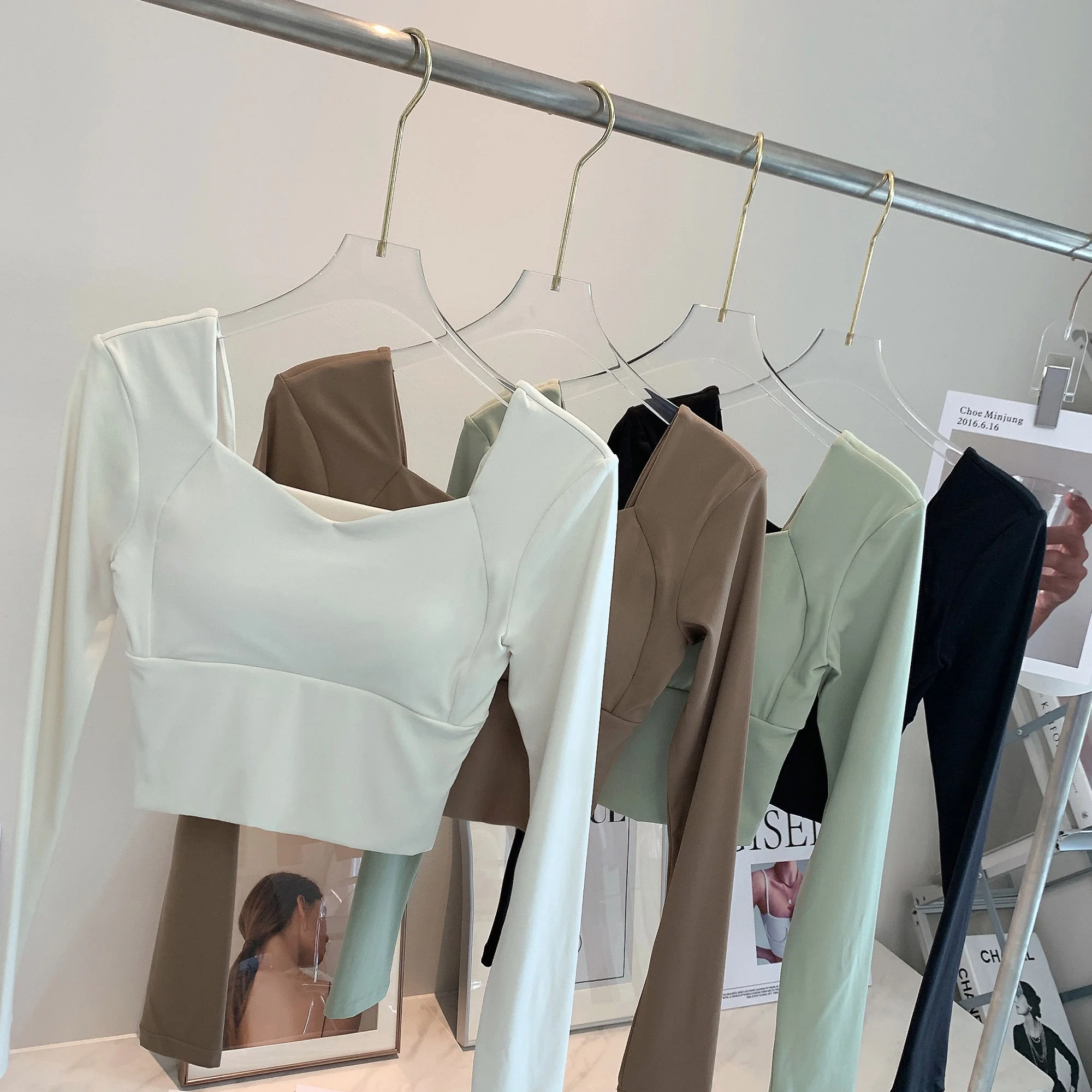 Skin-Friendly Yoga Sportswear Lightweight V-Ne Removable Chest Pad Casual Top High Elastici Nylon Spandex T-irt
Skin-Friendly Yoga Sportswear Lightweight V-Ne Removable Chest Pad Casual Top High Elastici Nylon Spandex T-irt