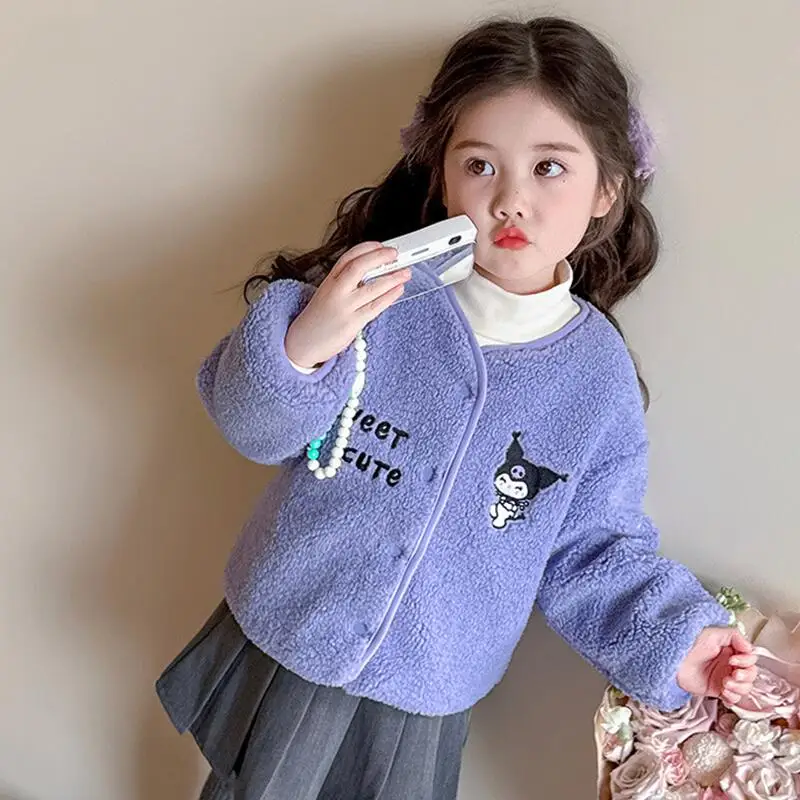 Популярное зимнее пальто Sanrio Kuromi, утепленная куртка для девочек, двусторонние топы, детская кавайная аниме-мультяшная модная новая стильная повседневная одежда
Популярное зимнее пальто Sanrio Kuromi, утепленная куртка для девочек, двусторонние топы, детская кавайная аниме-мультяшная модная новая стильная повседневная одежда