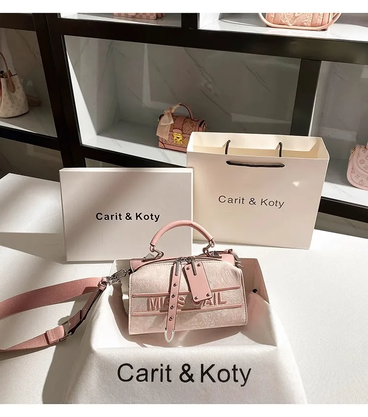 Luxury Designer Chinese Embroidery Pillow Bag Fashion Pink Textured Women Handbag Female Clutch Purse Shoulder Messenger Bag
Luxury Designer Chinese Embroidery Pillow Bag Fashion Pink Textured Women Handbag Female Clutch Purse Shoulder Messenger Bag