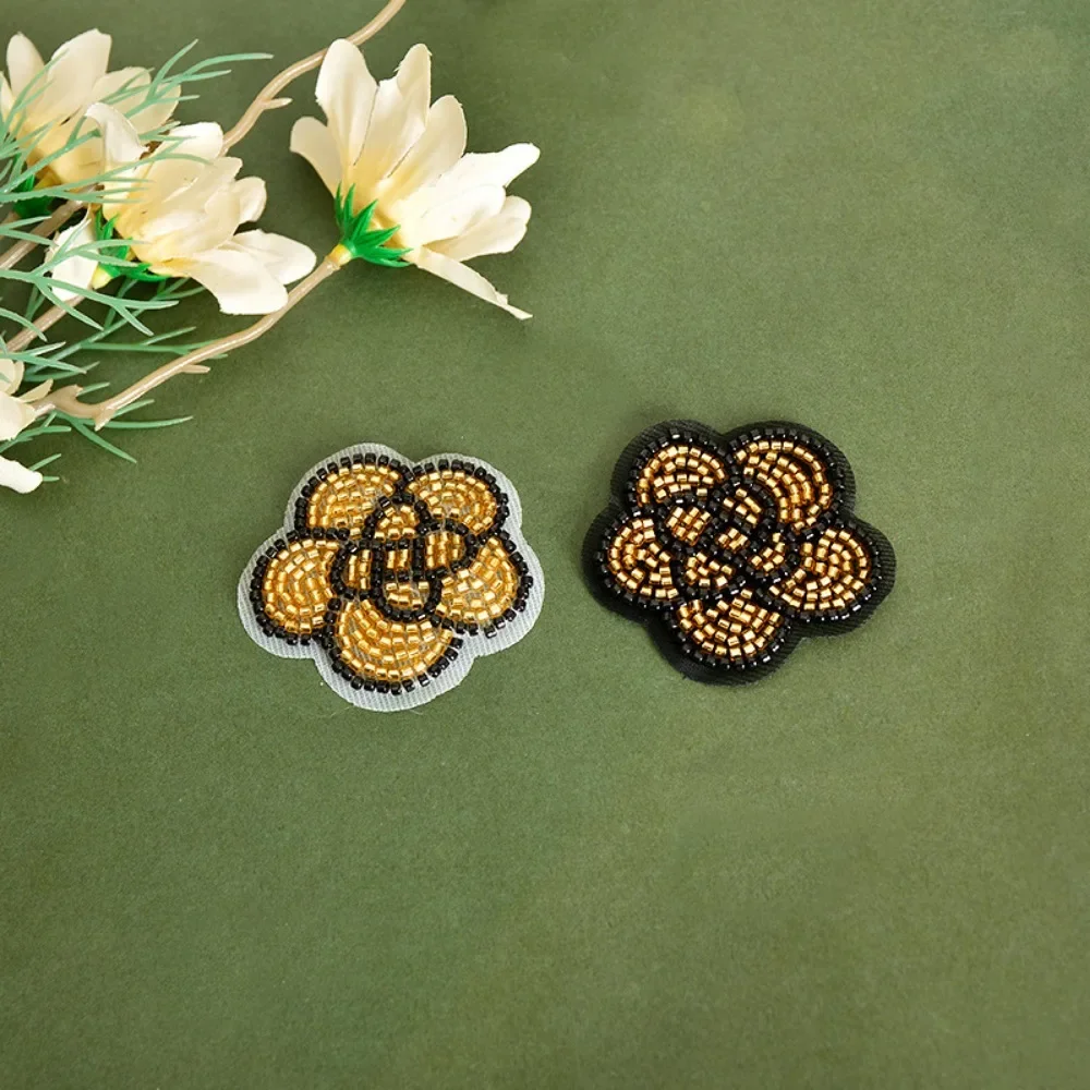 Large sequined embroidery butterfly cloth sticker camellia mesh lace clothes patch symmetrical cheongsam hole repair
Large sequined embroidery butterfly cloth sticker camellia mesh lace clothes patch symmetrical cheongsam hole repair