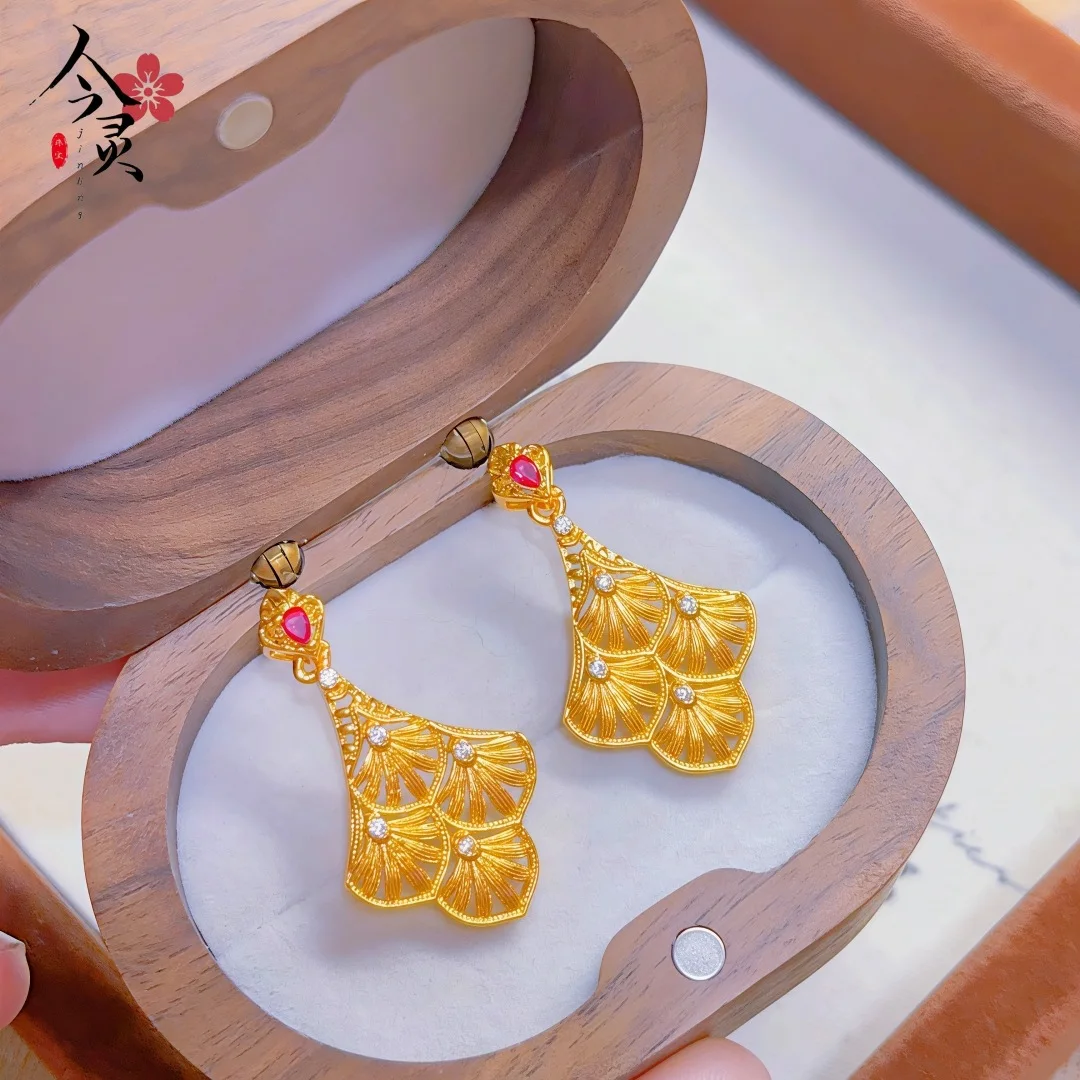 luxury real gold jewelry 24k certifid diamond honeysuckle ruby earrings 999 pure gold palace style diamond fan-shaped earrings
luxury real gold jewelry 24k certifid diamond honeysuckle ruby earrings 999 pure gold palace style diamond fan-shaped earrings