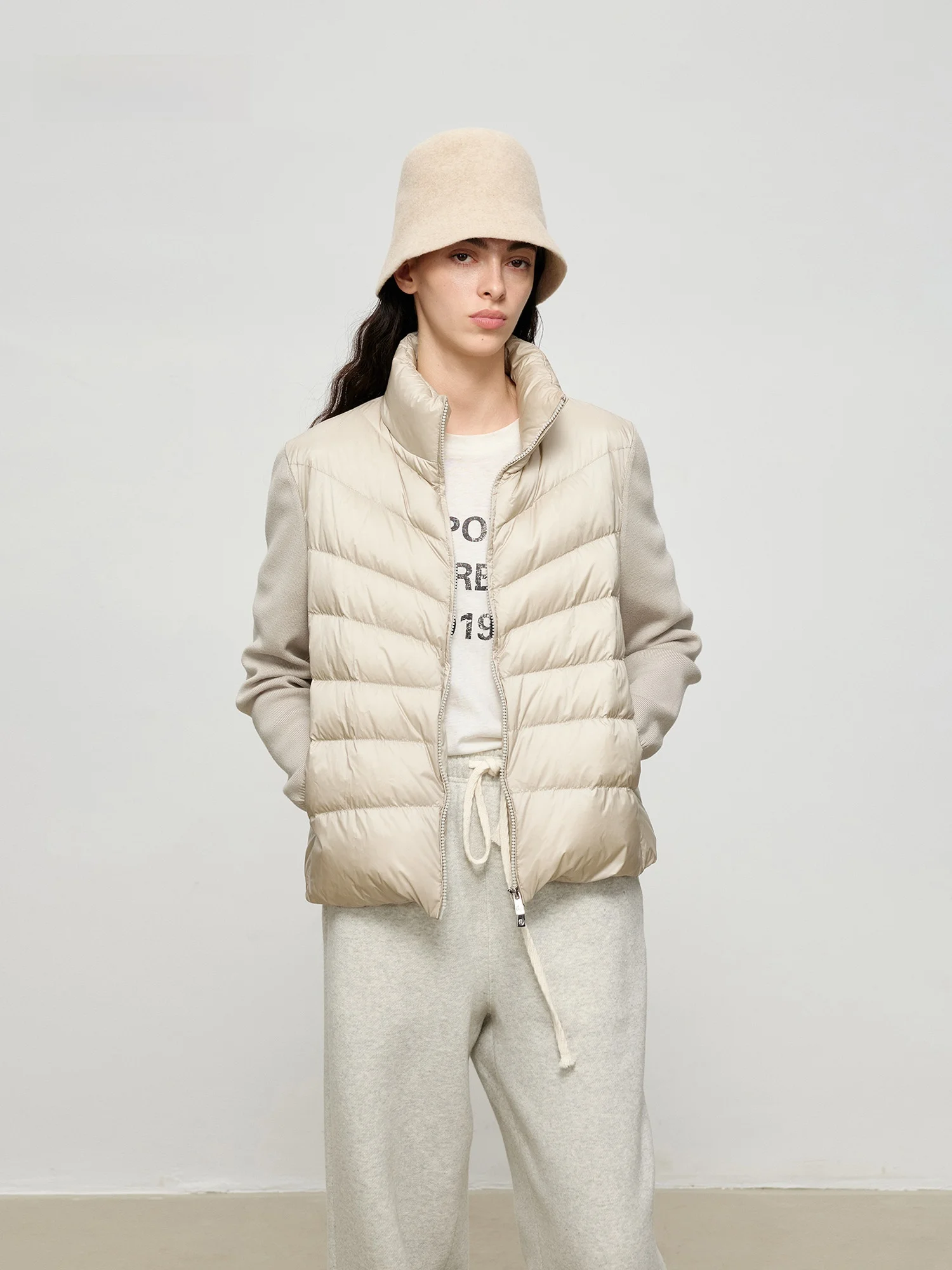 Женская куртка MARIUS Slim Fit с воротником-стойкой, утепленная пухом белой гусиной шерсти, легкая, модная, из молочного пуха, короткая, для женщин
Женская куртка MARIUS Slim Fit с воротником-стойкой, утепленная пухом белой гусиной шерсти, легкая, модная, из молочного пуха, короткая, для женщин