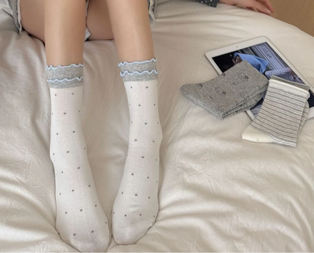 Socks For Women New Dots Cute Frilly Casual Fashion Long Socks Breathable Preppy Style Ladies Novelties Socks Cotton Soft Comfy
Socks For Women New Dots Cute Frilly Casual Fashion Long Socks Breathable Preppy Style Ladies Novelties Socks Cotton Soft Comfy