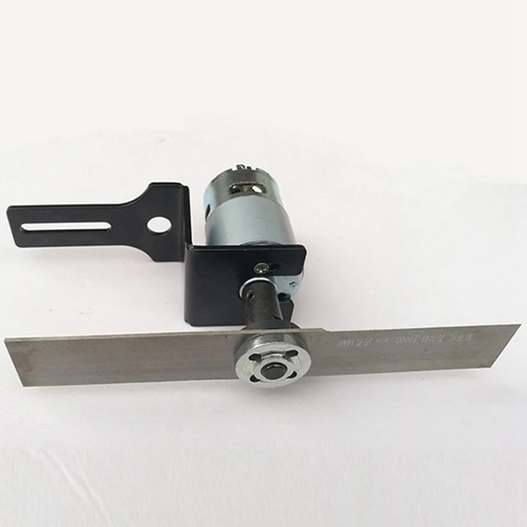 N84R 2X DIY Lawn Mower Set DC 12V 775 Motor Manganese Steel Blade Garden Moving Tools Mini Tool Grass Cutting Machine
N84R 2X DIY Lawn Mower Set DC 12V 775 Motor Manganese Steel Blade Garden Moving Tools Mini Tool Grass Cutting Machine