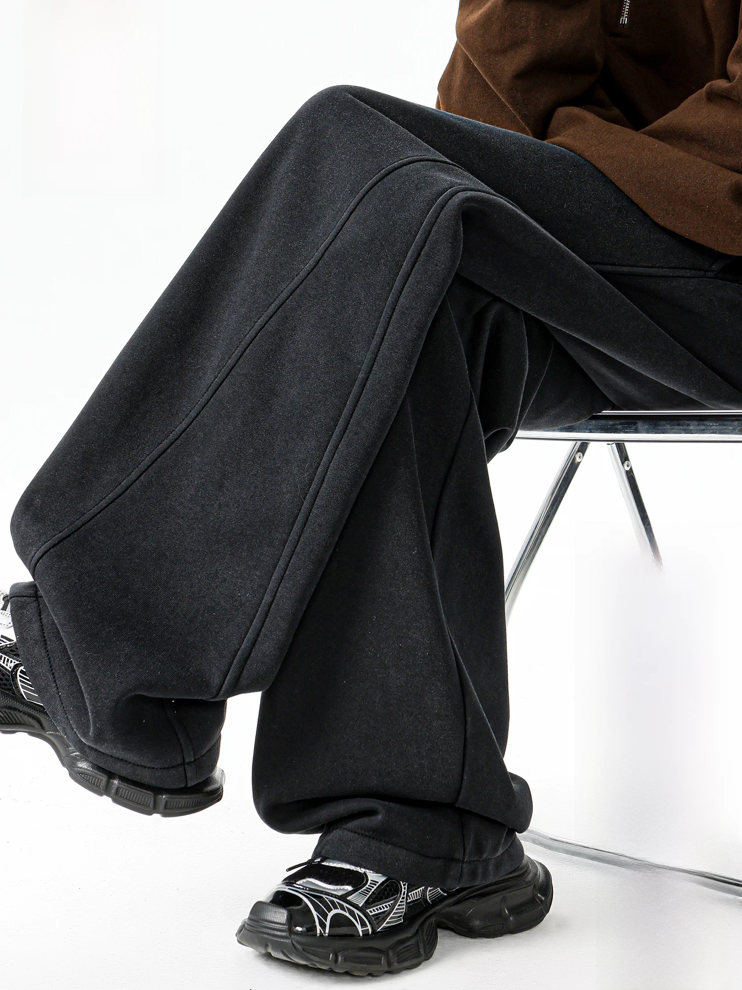 Мужские зимние брюки Paul Frank: новые, утепленные, свободного кроя, с прямым силуэтом, на флисовой подкладке, для повседневной носки
Мужские зимние брюки Paul Frank: новые, утепленные, свободного кроя, с прямым силуэтом, на флисовой подкладке, для повседневной носки