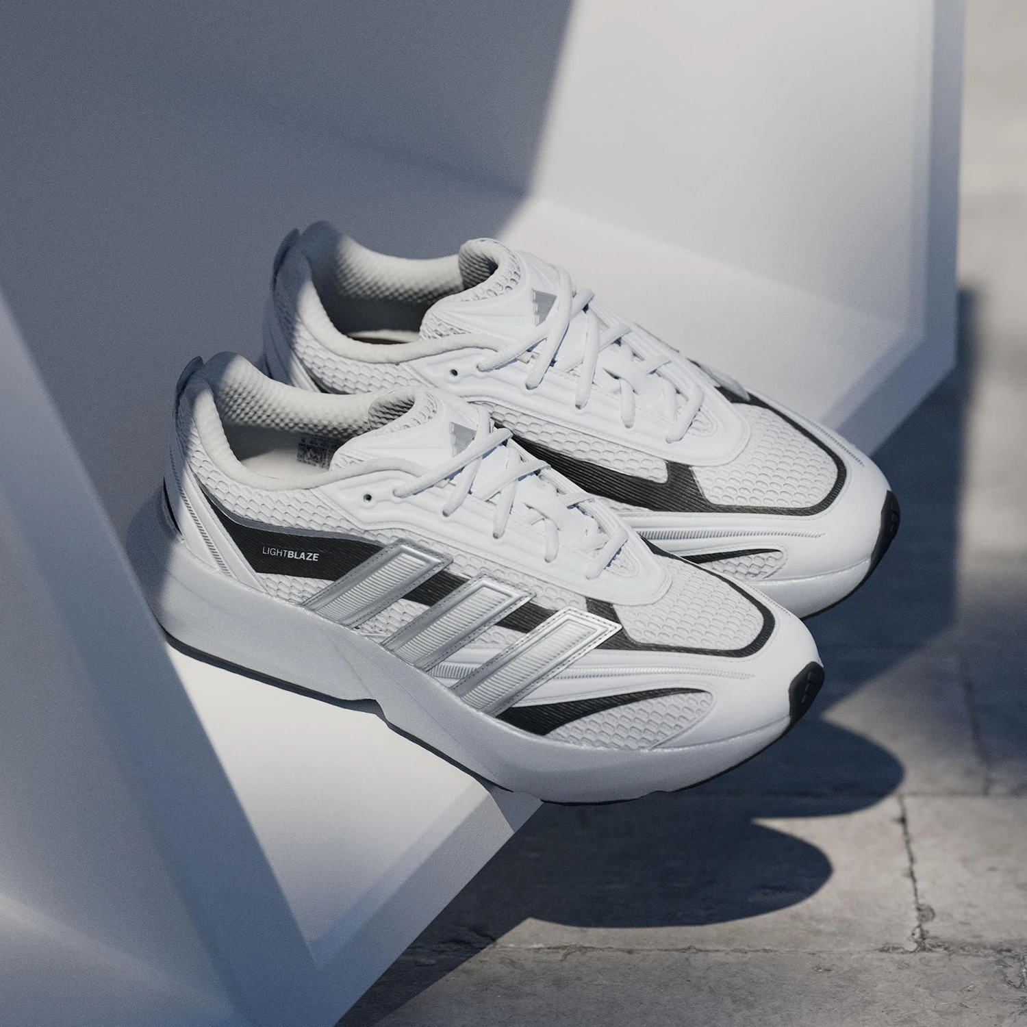 Adidas оригинальные мужские кроссовки с мягкой подкладкой LIGHT BLAZE GLOW JP6288
Adidas оригинальные мужские кроссовки с мягкой подкладкой LIGHT BLAZE GLOW JP6288