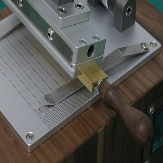 Mini Manual Hot Foil Stamping Machine for Leather Gilding Press Handmade Letter Number Trademark Wallet Automatic Handcraft Tool
Mini Manual Hot Foil Stamping Machine for Leather Gilding Press Handmade Letter Number Trademark Wallet Automatic Handcraft Tool