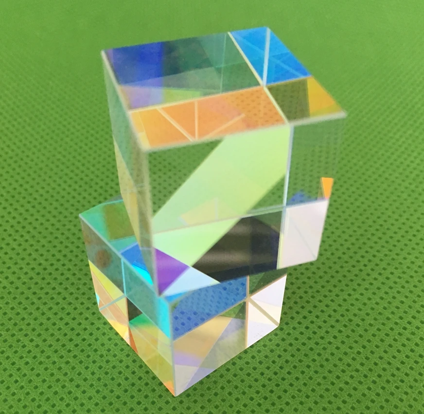 2PC 20x20x20mm Optical Prism Cube K9 Edge Glass Dispersing Step Lens Beam Splitter Light Refraction Lenses DIY Decoration Gift
2PC 20x20x20mm Optical Prism Cube K9 Edge Glass Dispersing Step Lens Beam Splitter Light Refraction Lenses DIY Decoration Gift