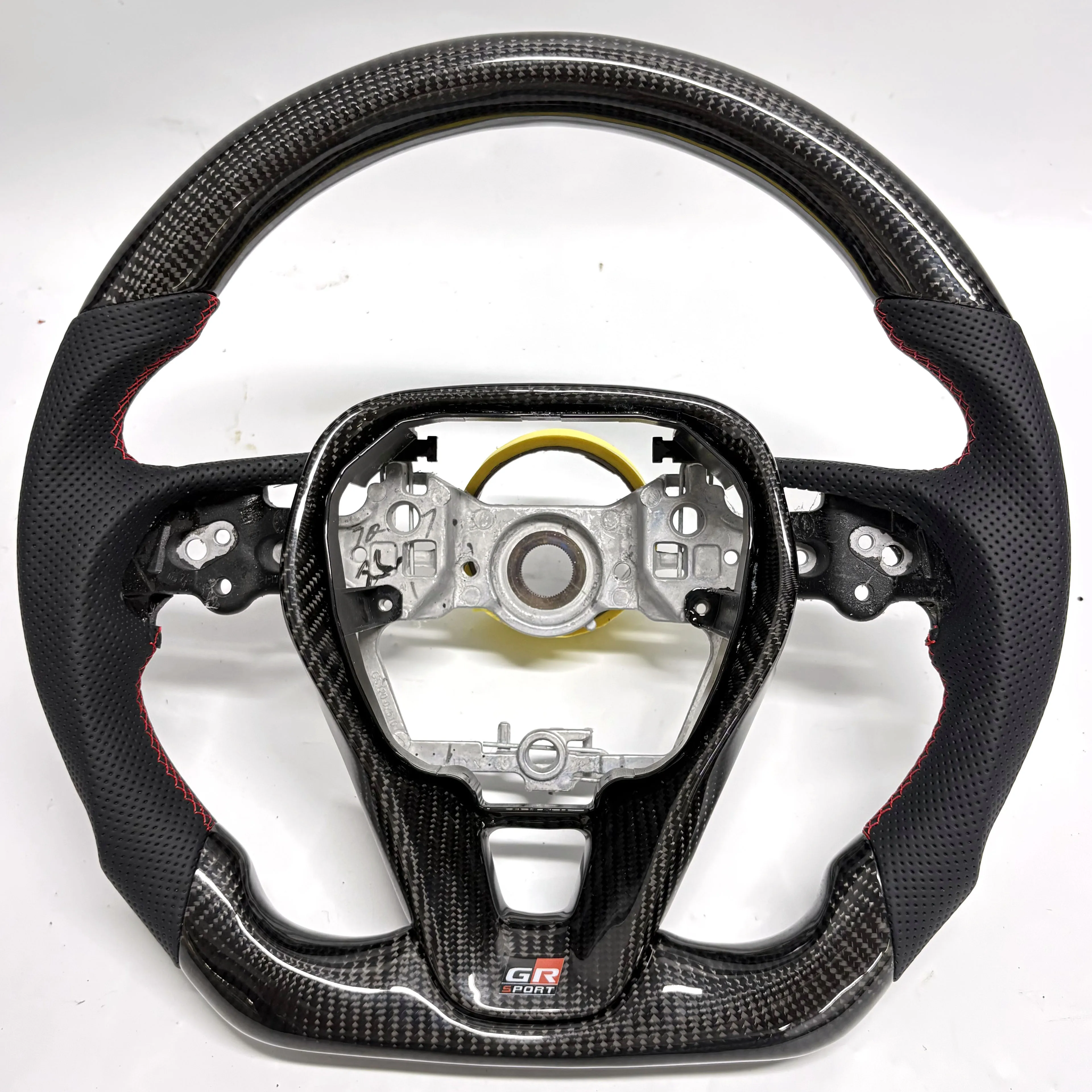 Suitable for Corolla Camry Lelink RAV4 and other models custom carbon fiber steering wheel
Suitable for Corolla Camry Lelink RAV4 and other models custom carbon fiber steering wheel