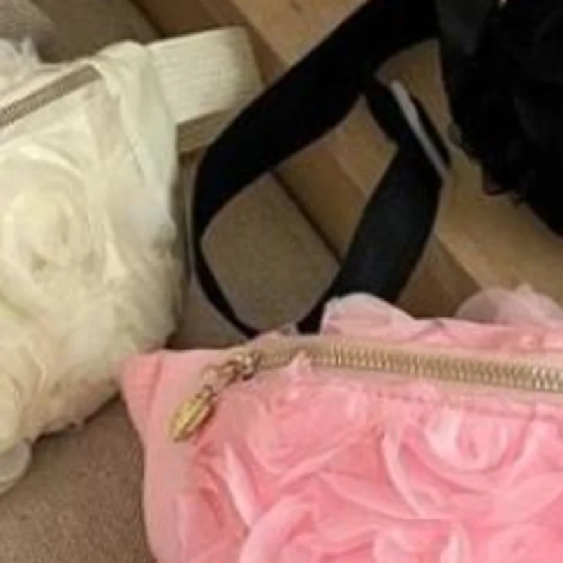 Creamy White Fanny Pack 3D Chiffon Flower Design Gold Zipper For Party Travel Shopping Daily Use
Creamy White Fanny Pack 3D Chiffon Flower Design Gold Zipper For Party Travel Shopping Daily Use