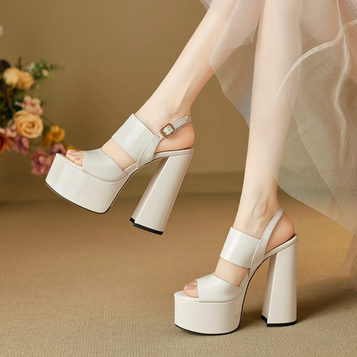 15cm Ultra High Heels Waterproof Platform Thick Bottom Chunky Heel Women's Genuine Leather Sandals for Evening Gowns And Shows
15cm Ultra High Heels Waterproof Platform Thick Bottom Chunky Heel Women's Genuine Leather Sandals for Evening Gowns And Shows