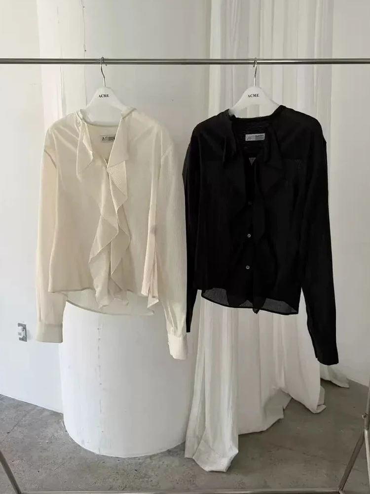 Gentle Lace Trim V-Neck Long Sleeve Shirt Loose Single Button Sun Protection Top Women's Fashion Commute Style Nylon Fabric
Gentle Lace Trim V-Neck Long Sleeve Shirt Loose Single Button Sun Protection Top Women's Fashion Commute Style Nylon Fabric