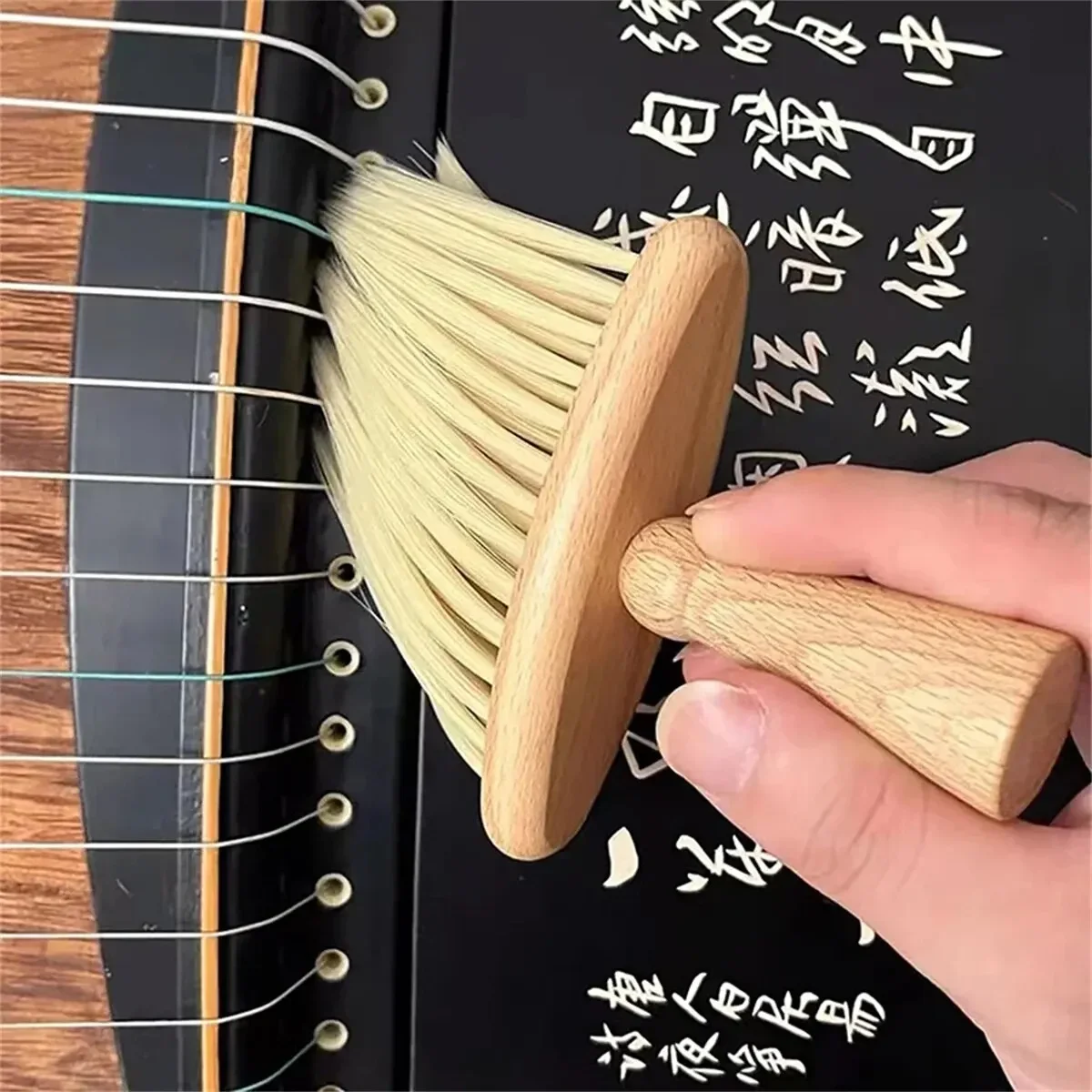 1pcs Universal Violin Cleaning Soft Effective Brush Guitar Violin Accessories Keep Instruments Clean Soft Bristles Multi-Purpose
1pcs Universal Violin Cleaning Soft Effective Brush Guitar Violin Accessories Keep Instruments Clean Soft Bristles Multi-Purpose
