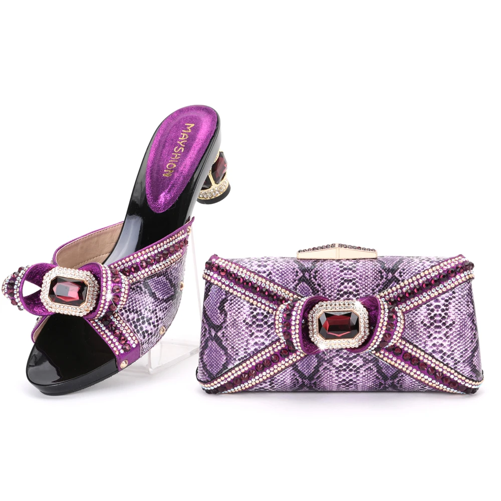 2022 New Fashion Designs Rhinestone High Heels And Clutch Italian Black And White Colorblock Snake Pattern Sandals Matching Bag
2022 New Fashion Designs Rhinestone High Heels And Clutch Italian Black And White Colorblock Snake Pattern Sandals Matching Bag