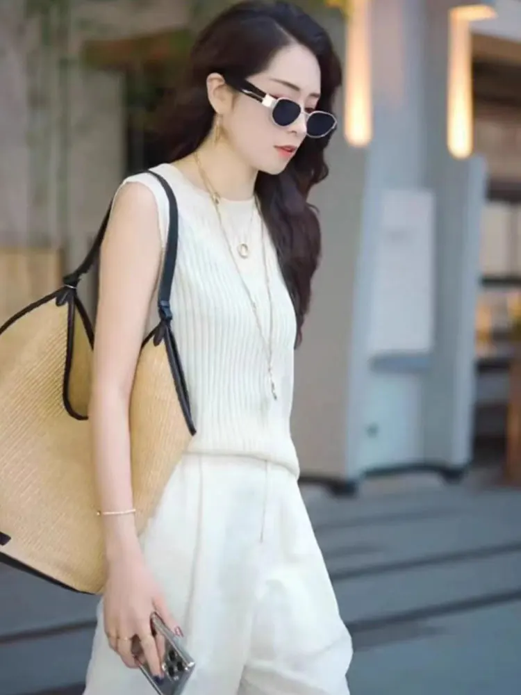 Уникальный дизайн, ажурный жилет на бретельках, тонкий летний модный уникальный бежевый топ, корейский Sle для поездок на работу, чистый цвет, другой материал
Уникальный дизайн, ажурный жилет на бретельках, тонкий летний модный уникальный бежевый топ, корейский Sle для поездок на работу, чистый цвет, другой материал