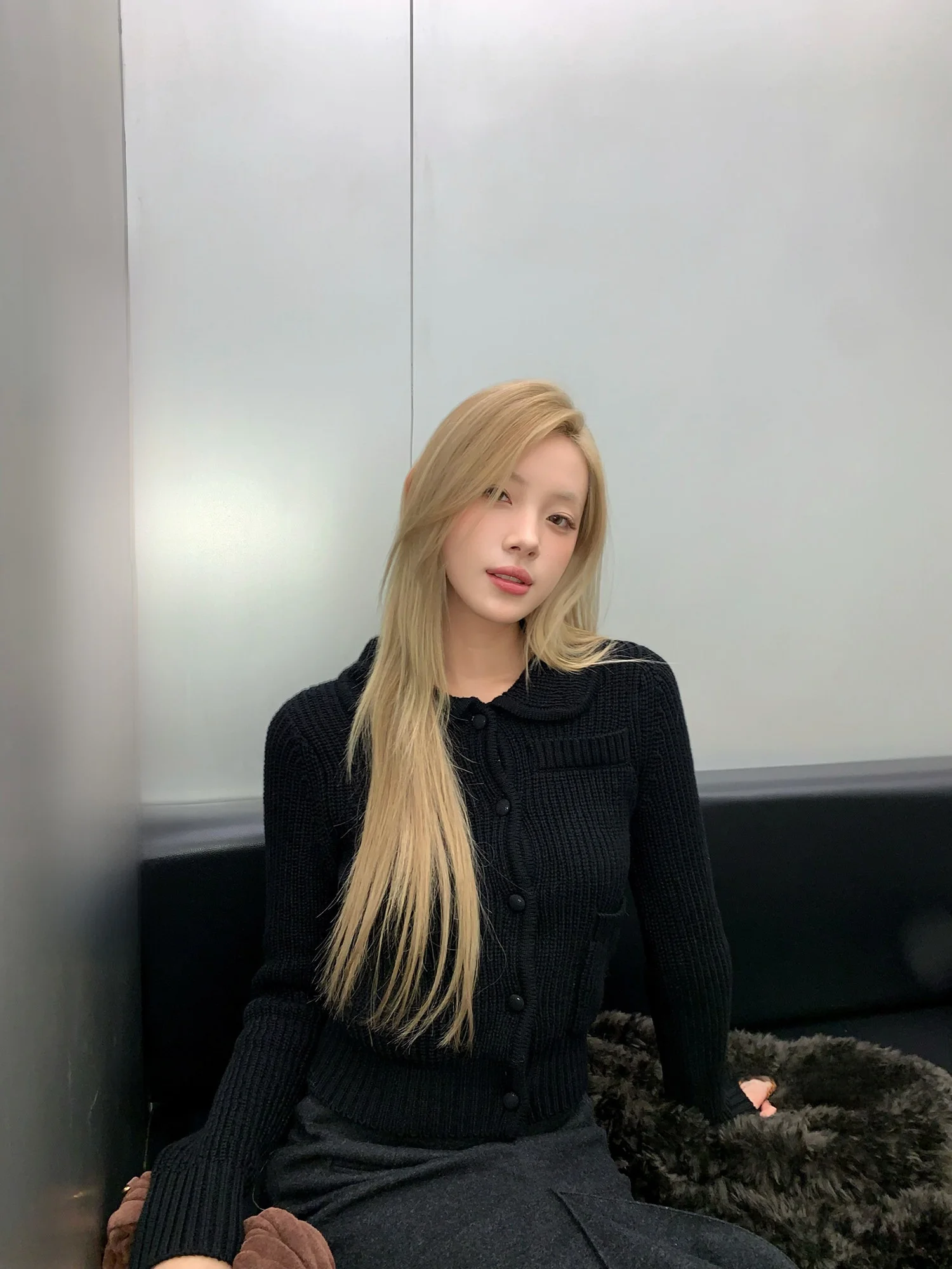 Bla Knitted ort Cardigan Sweater for Women Turn-down Collar Winter New Sle Slim Fit Cotton Warmth Comfortable Winter 2026
Bla Knitted ort Cardigan Sweater for Women Turn-down Collar Winter New Sle Slim Fit Cotton Warmth Comfortable Winter 2026