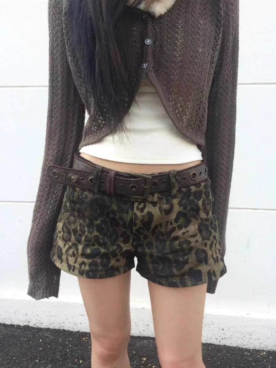 American Y2K Retro Aalyptic Leopard Print Denim orts Women Low Waist Casual Versatile Wide Leg Hot Pants Summer Faion
American Y2K Retro Aalyptic Leopard Print Denim orts Women Low Waist Casual Versatile Wide Leg Hot Pants Summer Faion
