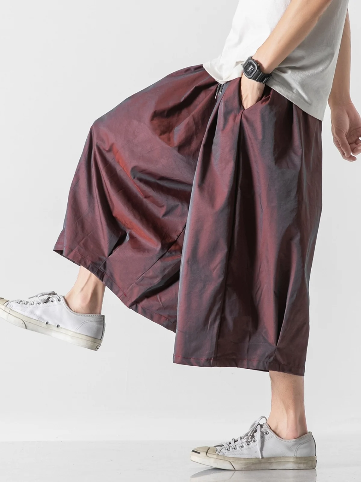 Мужские брюки в стиле ретро, свободные, повседневные, летние, прямого кроя, широкие, с эффектом охлаждения, модные, трендовые, брендовые, с низкой посадкой
Мужские брюки в стиле ретро, свободные, повседневные, летние, прямого кроя, широкие, с эффектом охлаждения, модные, трендовые, брендовые, с низкой посадкой