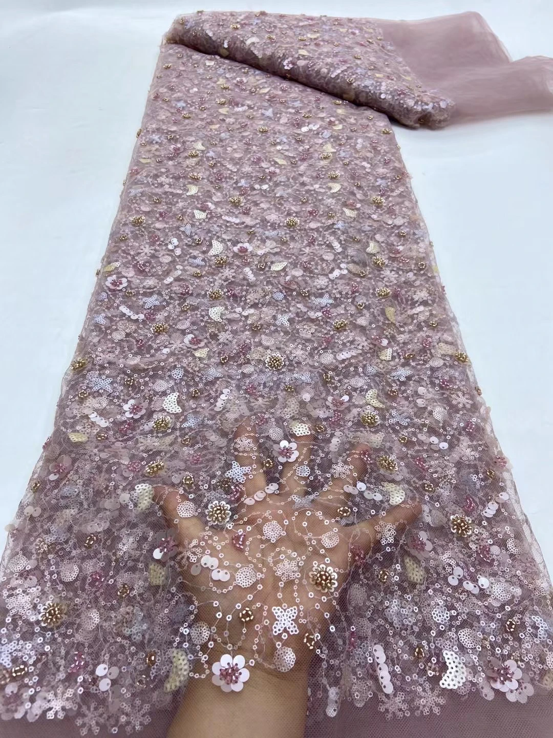 2024 High Quality New African Bride Lace Fabric Material Nigerian French Sequins Heavy Beaded Lace Fabric For Wedding Dresses
2024 High Quality New African Bride Lace Fabric Material Nigerian French Sequins Heavy Beaded Lace Fabric For Wedding Dresses