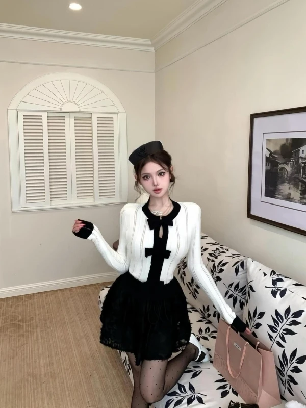 Knot Color Block Knitted Sweater Women's Fashion Set High Waist Skirt Autumn Slimming Two-Piece Ensemble
Knot Color Block Knitted Sweater Women's Fashion Set High Waist Skirt Autumn Slimming Two-Piece Ensemble