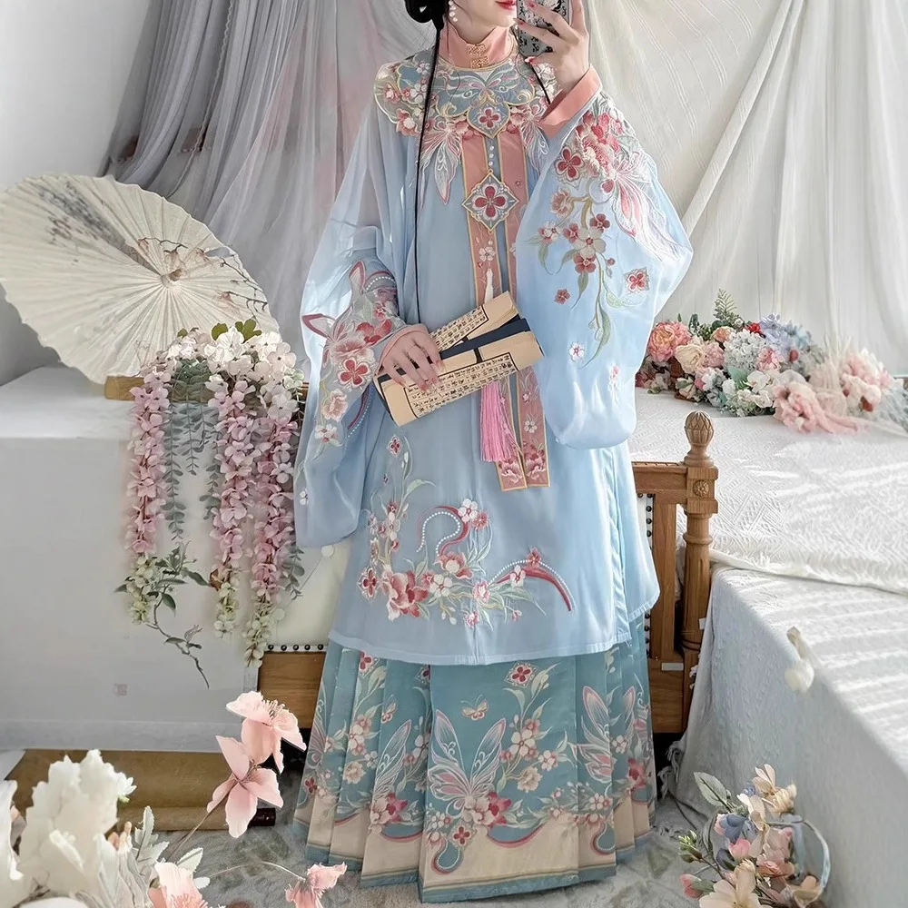 Ming-made cloud shoulder Hanfu women's new autumn stand-up collar long shirt horse skirt set daily super fairy ancient clothing
Ming-made cloud shoulder Hanfu women's new autumn stand-up collar long shirt horse skirt set daily super fairy ancient clothing