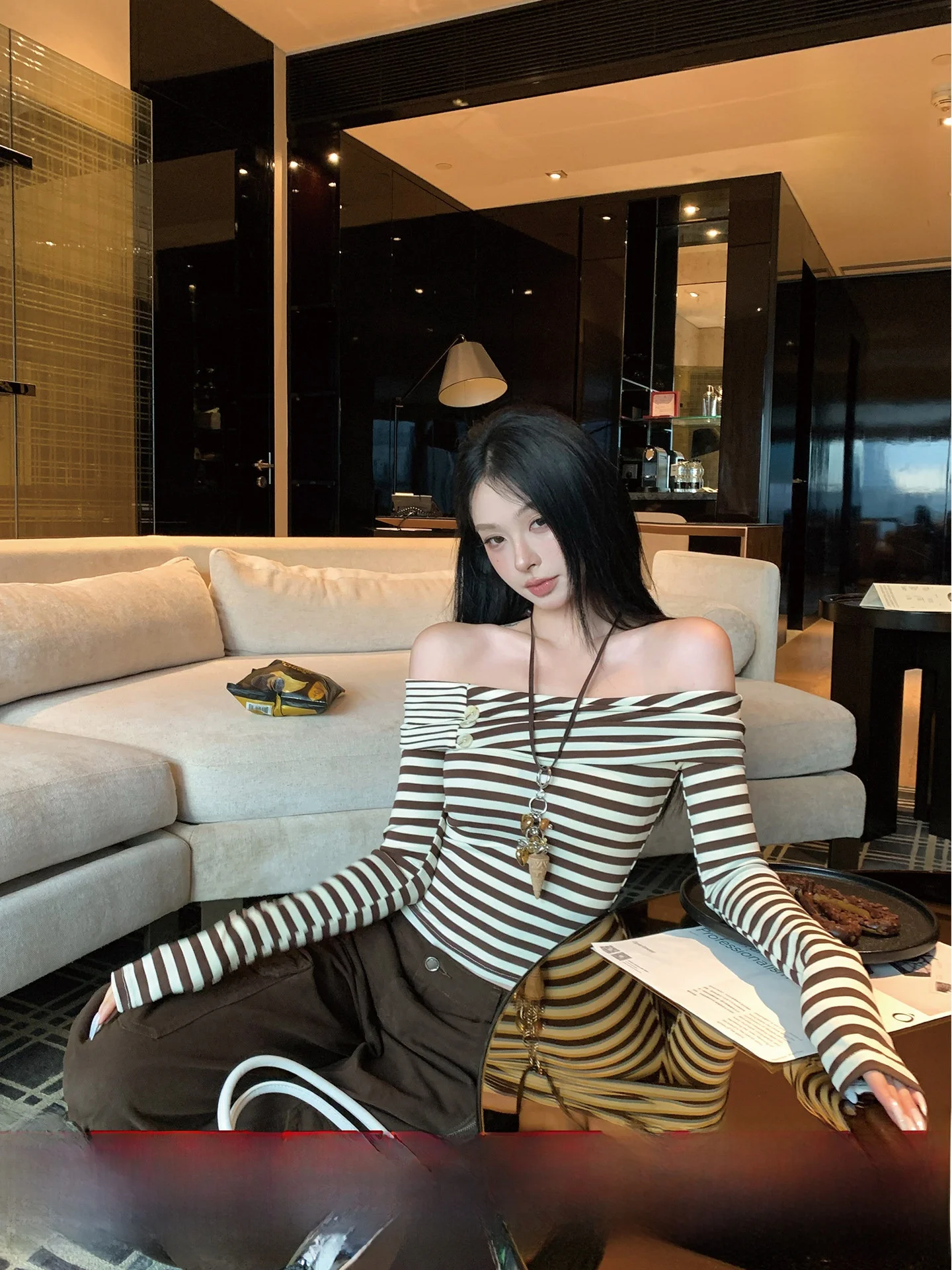 Retro Sle Slim Fit Striped T-irt Korean oulder Design Long Sve Waist Cinching Casual Top for Women Autumn Faion
Retro Sle Slim Fit Striped T-irt Korean oulder Design Long Sve Waist Cinching Casual Top for Women Autumn Faion