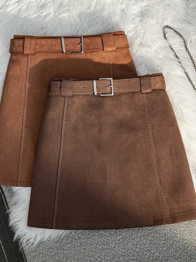Ретро-юбка из коричневой оленьей кожи с бархатным эффектом, женская, осенне-зимняя, модная, маленького размера, короткая, с высокой талией, облегающая.
Ретро-юбка из коричневой оленьей кожи с бархатным эффектом, женская, осенне-зимняя, модная, маленького размера, короткая, с высокой талией, облегающая.