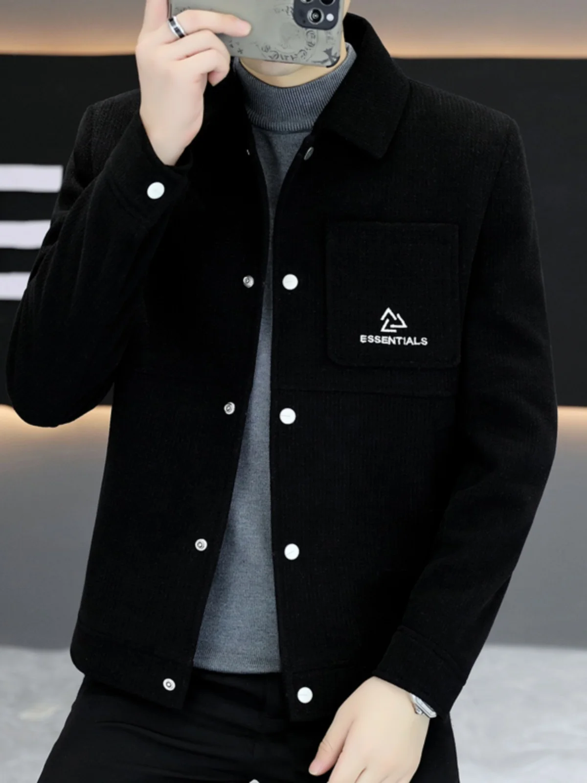 Autumn Winter Men's Casual Woolen Jaet ort Pure Color High End Workwear Coat Flip Collar Thiened Polyester Fiber
Autumn Winter Men's Casual Woolen Jaet ort Pure Color High End Workwear Coat Flip Collar Thiened Polyester Fiber