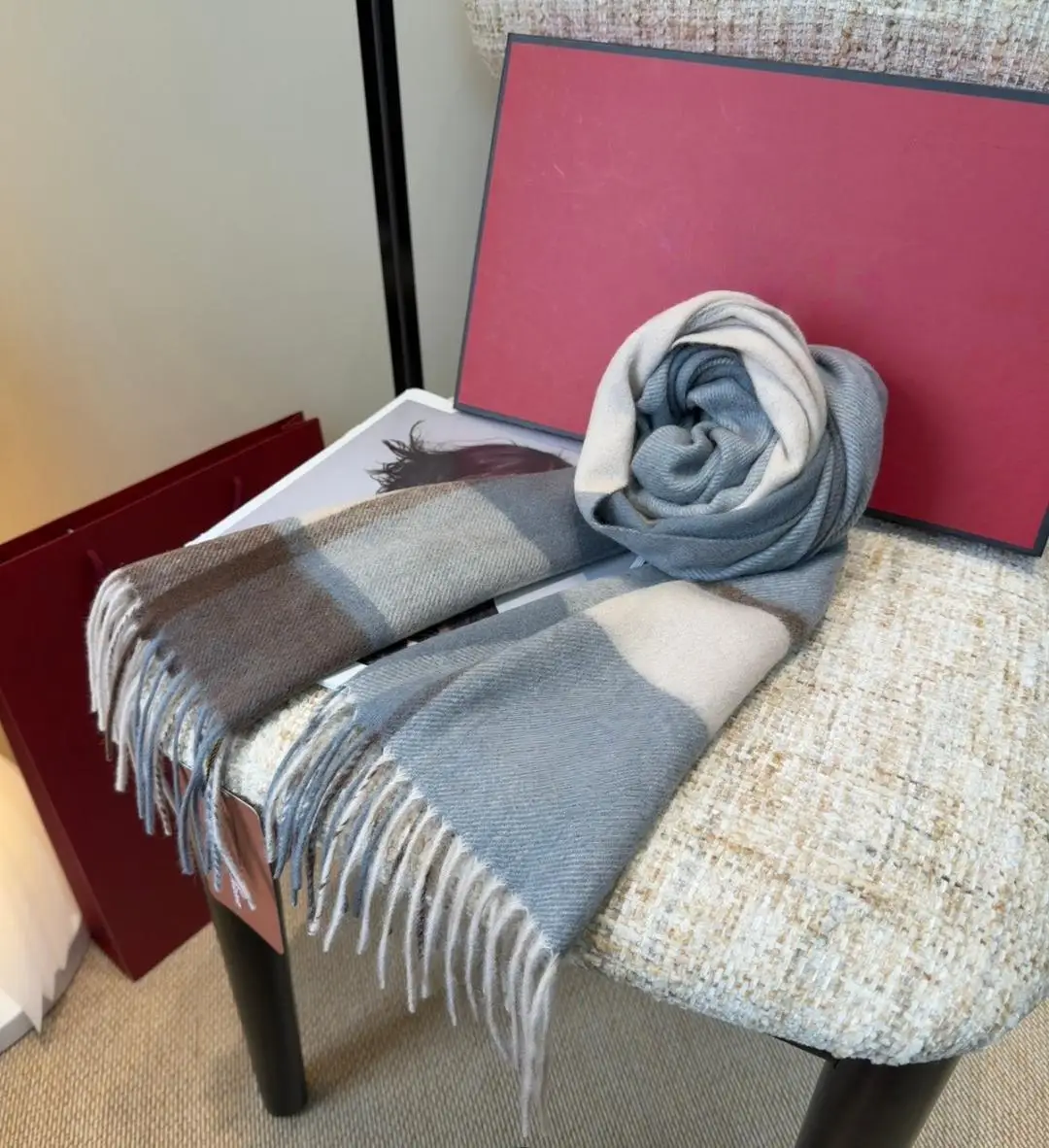 High-end Women's Scarves Premium Handmade Wool Shawls 100% Cashmere Scarves Luxury Brand Scarves A Warm Winter Holiday Gift
High-end Women's Scarves Premium Handmade Wool Shawls 100% Cashmere Scarves Luxury Brand Scarves A Warm Winter Holiday Gift