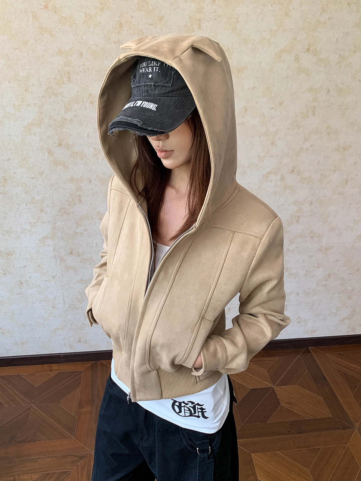 Aket American Retro ort Waist-Cinching Jaet for Women CleanFit Suede Coat with Hood Faionable Ladies' ort Outerwear
Aket American Retro ort Waist-Cinching Jaet for Women CleanFit Suede Coat with Hood Faionable Ladies' ort Outerwear