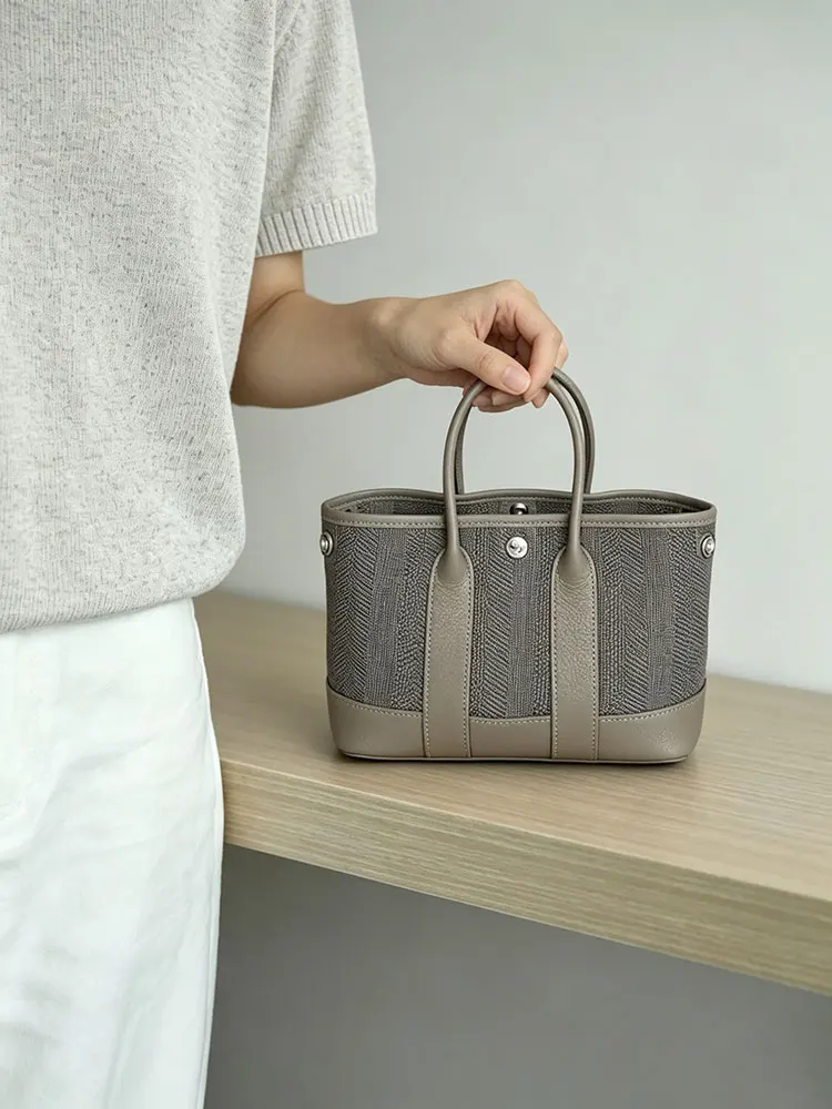 Linen Canvas Tote Bag Women's 2026 New High-End Sensation Small Precise Handbag Single Shoulder Slant Cross Garden Bag
Linen Canvas Tote Bag Women's 2026 New High-End Sensation Small Precise Handbag Single Shoulder Slant Cross Garden Bag