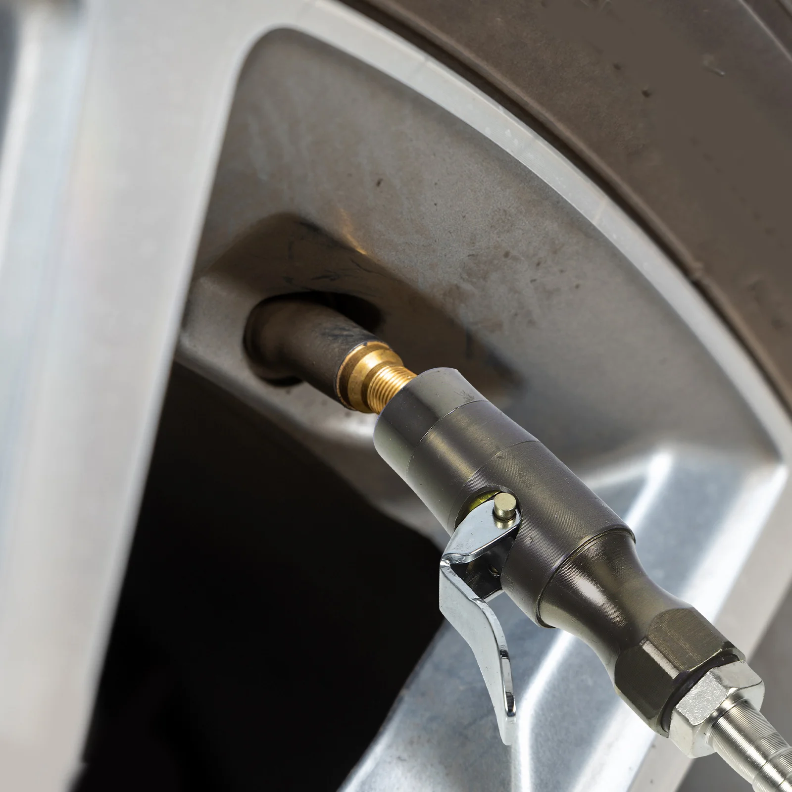 Tire Pressure Gauge Chuck 12 5mm Black Locking Nozzle Inflator Adapter Kit for Car Truck Motorcycle Valve Tire Chuck Quick
Tire Pressure Gauge Chuck 12 5mm Black Locking Nozzle Inflator Adapter Kit for Car Truck Motorcycle Valve Tire Chuck Quick